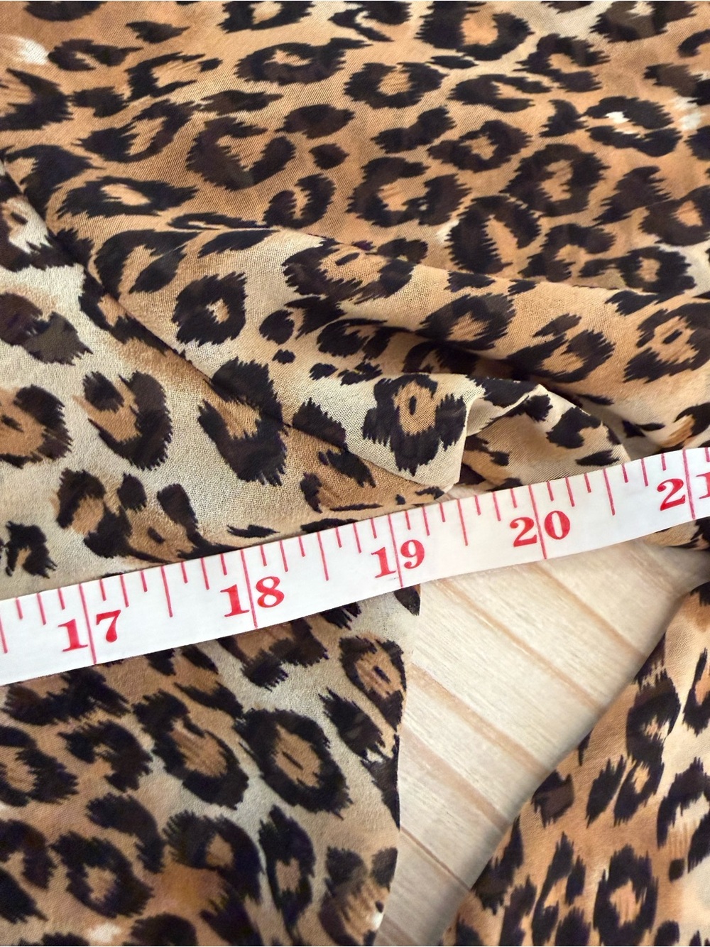 White House Black Market Leopard Print Button-Up Blouse in Brown and Black - Picture 5 of 8